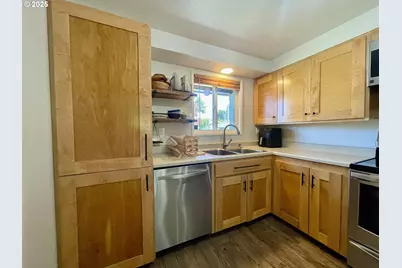 3851 Edgewood Dr, North Bend, OR 97459 - Photo 6