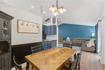 701 SE Juniper Ave, Dallas, OR 97338 - Photo 10