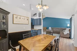 701 SE Juniper Ave, Dallas, OR 97338 - Photo 10