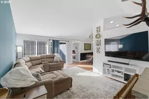 701 SE Juniper Ave, Dallas, OR 97338 - Photo 6