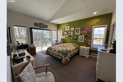 2013 Royal Saint George Dr, Florence, OR 97439 - Photo 14