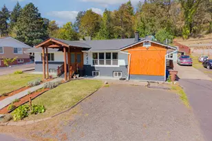 243 N Shepherd Rd, Washougal, WA 98671 - Photo 2