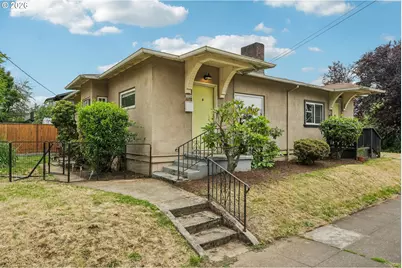 1036 N Ainsworth St, Portland, OR 97217 - Photo 2