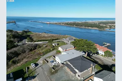 360 2nd St, Bandon, OR 97411 - Photo 8