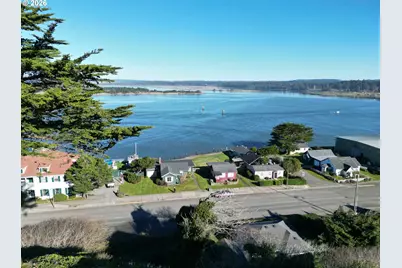 360 2nd St, Bandon, OR 97411 - Photo 2
