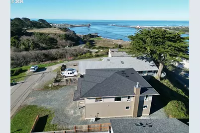360 2nd St, Bandon, OR 97411 - Photo 4