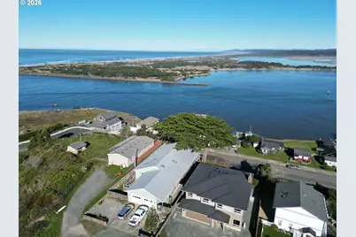 360 2nd St, Bandon, OR 97411 - Photo 8