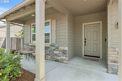 2558 NW White Oak Ave, Albany, OR 97321 - Photo 4