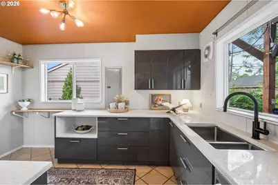 5216 N Fessenden St, Portland, OR 97203 - Photo 12