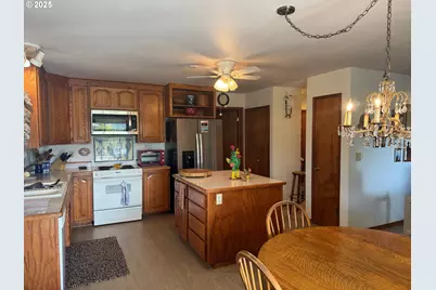 88468 Trout Pond Ln, Bandon, OR 97411 - Photo 6