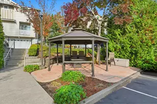 2644 SW Hume Ct, Portland, OR 97219 - Photo 28