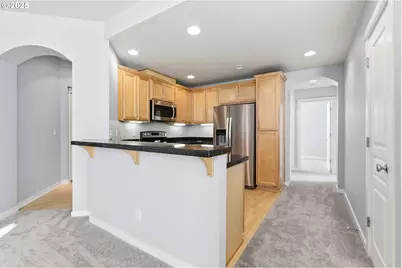 2644 SW Hume Ct, Portland, OR 97219 - Photo 6