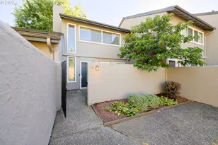 28615 SW Ash Meadows Blvd, Wilsonville, OR 97070 - Photo 2