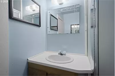 307 N Ash St, Bingen, WA 98605 - Photo 18
