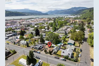 307 N Ash St, Bingen, WA 98605 - Photo 34