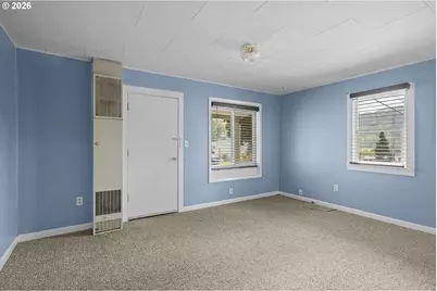 307 N Ash St, Bingen, WA 98605 - Photo 8