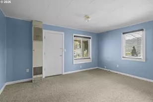 307 N Ash St, Bingen, WA 98605 - Photo 8