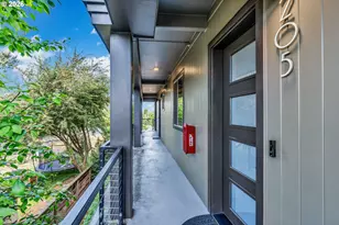 6822 N Greenwich Ave, Portland, OR 97217 - Photo 4