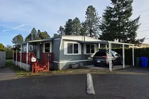 19776 SE Stark St, Portland, OR 97233 - Photo 2