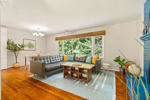 1393 SW Maplecrest Dr, Portland, OR 97219 - Photo 4