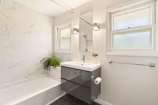 1393 SW Maplecrest Dr, Portland, OR 97219 - Photo 18