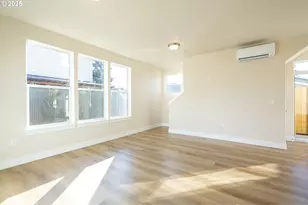 115 E Jersey St, Gladstone, OR 97027 - Photo 4