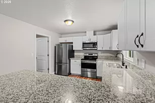 117 E B Ave, Drain, OR 97435 - Photo 8