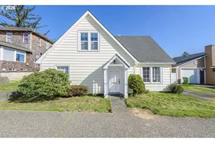 296 S 10th St, Coos Bay, OR 97420 - Photo 1