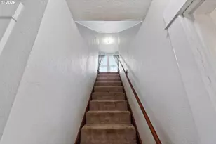 296 S 10th St, Coos Bay, OR 97420 - Photo 18