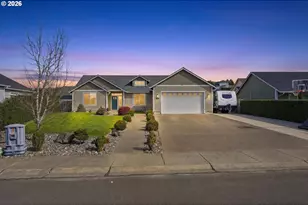 2025 Roosevelt Loop, North Bend, OR 97459 - Photo 1
