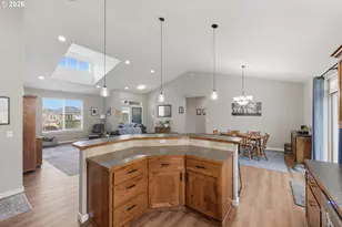 2025 Roosevelt Loop, North Bend, OR 97459 - Photo 16