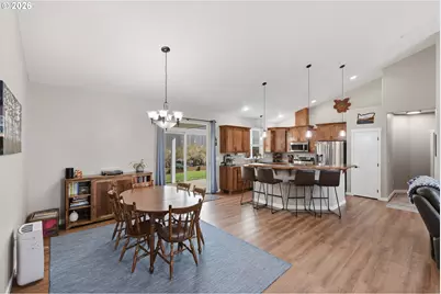 2025 Roosevelt Loop, North Bend, OR 97459 - Photo 10