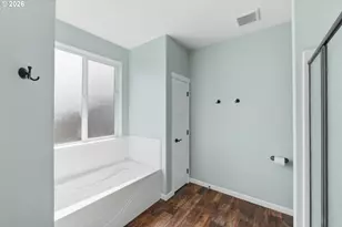 2025 Roosevelt Loop, North Bend, OR 97459 - Photo 32
