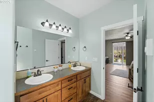 2025 Roosevelt Loop, North Bend, OR 97459 - Photo 34