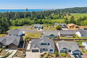 34980 Lahaina Loop Rd, Pacific City, OR 97135 - Photo 2