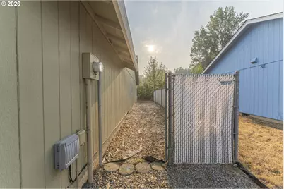 1721 Foxtail Cir, Woodland, WA 98674 - Photo 4