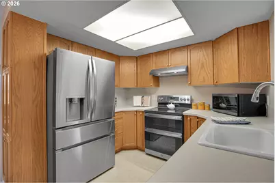 638 SW 7th St, Gresham, OR 97080 - Photo 12