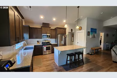 1130 NE 17th St, Battle Ground, WA 98604 - Photo 2