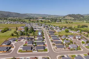 601 SE Rose Ridge Dr, Winston, OR 97496 - Photo 40