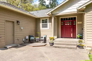 148 W Canyonview Dr, Longview, WA 98632 - Photo 2