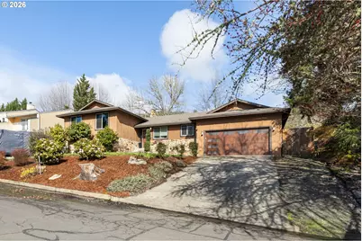 2382 NW Esquire Dr, Roseburg, OR 97471 - Photo 2