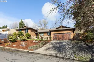 2382 NW Esquire Dr, Roseburg, OR 97471 - Photo 2