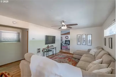 1054 N River Dr, Sweet Home, OR 97386 - Photo 16