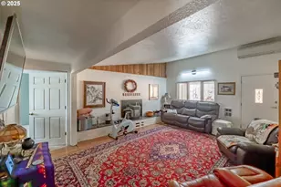 1054 N River Dr, Sweet Home, OR 97386 - Photo 12