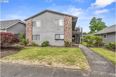 1521 9th Ave, Longview, WA 98632 - Photo 2