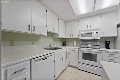 16146 SW 130th Ter #4, Portland, OR 97224 - Photo 14