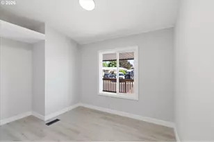5422 Portland Rd NE, Salem, OR 97305 - Photo 36