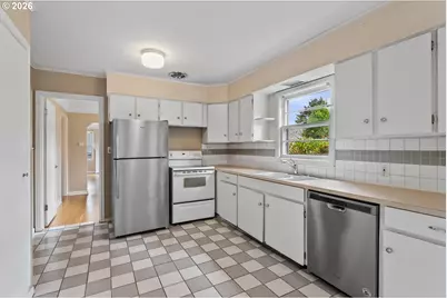 4711 N Amherst St, Portland, OR 97203 - Photo 12