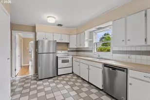 4711 N Amherst St, Portland, OR 97203 - Photo 12