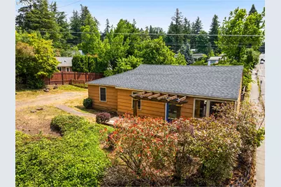 4836 SW Coronado St, Portland, OR 97219 - Photo 2